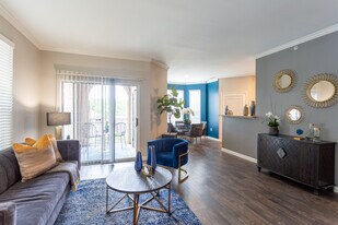 Mission Ranch Apartments in San Antonio, TX - Building Photo