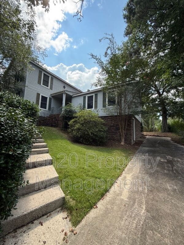 property at 3812 Wingate Dr