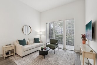 Everra Midtown Park in Dallas, TX - Building Photo - Building Photo