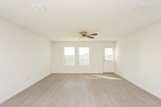 10709 Revolver Dr in Fort Worth, TX - Building Photo - Building Photo