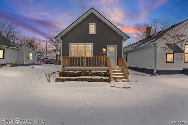 property at 2824 Williams St