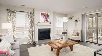 7100 Roswell Rd in Atlanta, GA - Building Photo - Building Photo