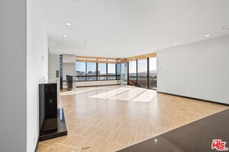 10430 Wilshire Blvd-Unit -2001 in Los Angeles, CA - Building Photo - Building Photo