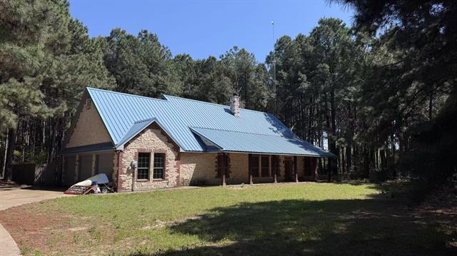 464 Co Rd 3443 in Wills Point, TX - Foto de edificio