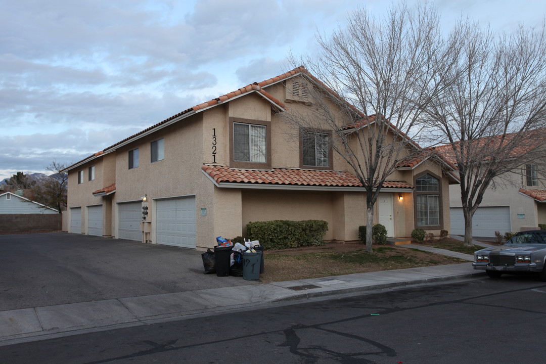 Rainbow Gardens in Las Vegas, NV - Building Photo