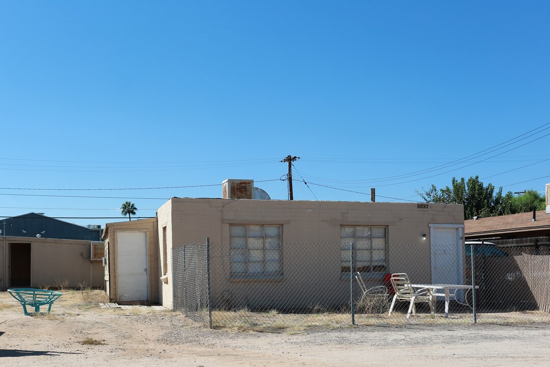 5032 E Bellevue St in Tucson, AZ - Foto de edificio