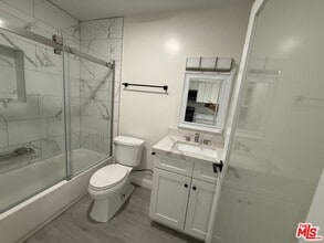 941 Cloverdale Ave in Los Angeles, CA - Building Photo - Building Photo