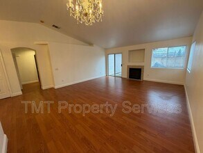 9119 Willowberry Way in Elk Grove, CA - Building Photo - Building Photo