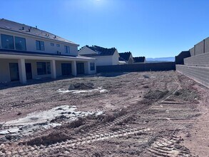 2292 S Tall Grass Ln in Saint George, UT - Building Photo - Building Photo