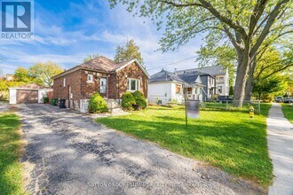 56 Ash Crescent in Toronto, ON - Building Photo - Building Photo