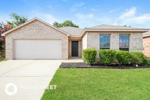 3429 Heatherbend St in Fort Worth, TX - Building Photo