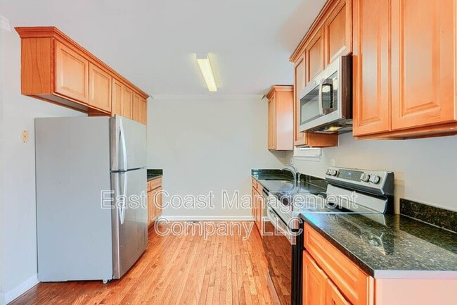 property at 28 Ebbing Ct