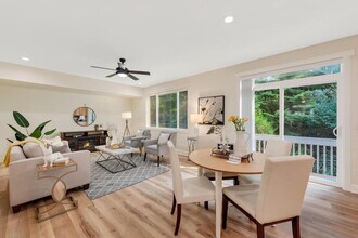 22707 72nd Pl W in Mountlake Terrace, WA - Building Photo - Building Photo