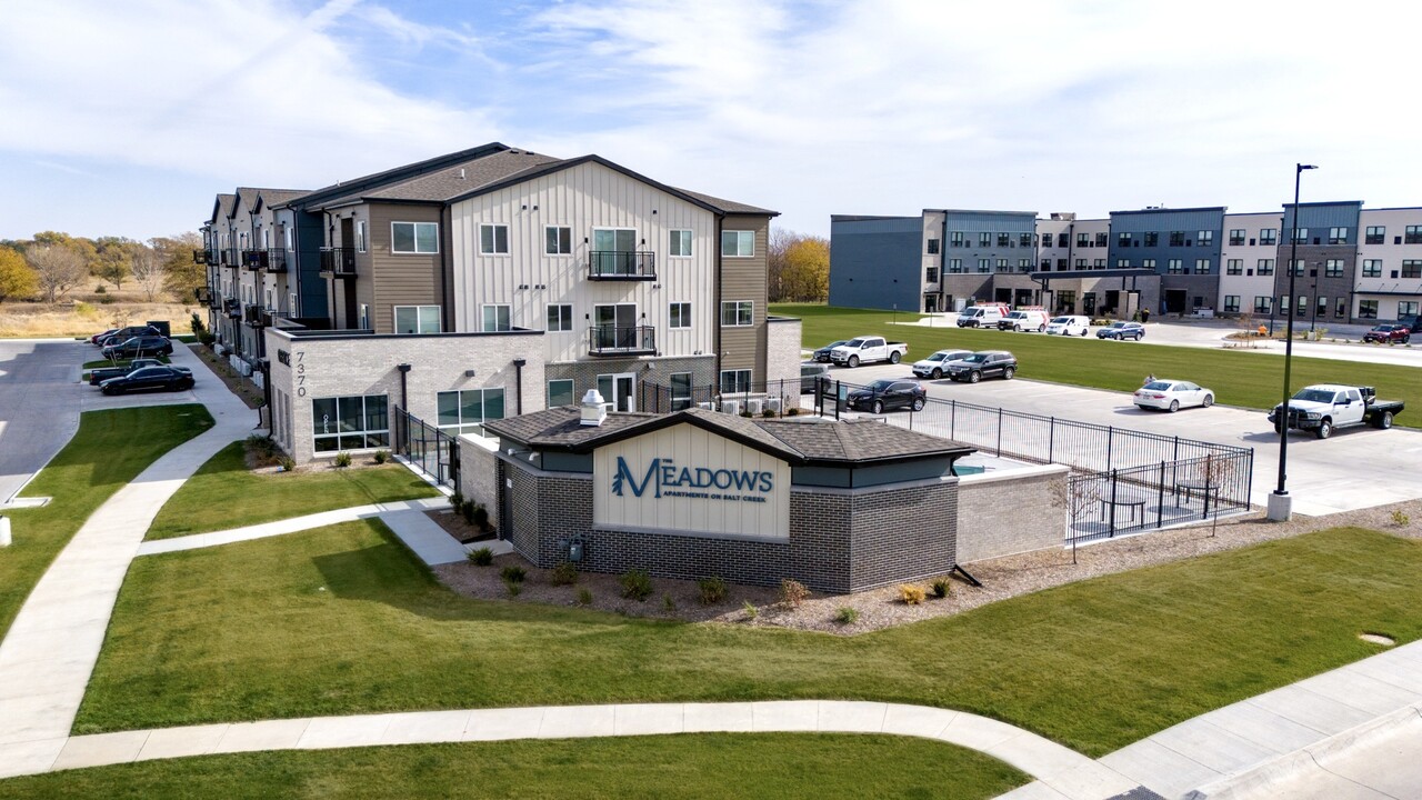 The Meadows on Salt Creek in Lincoln, NE - Building Photo