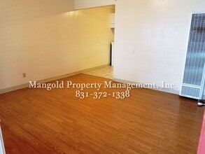 1211-1221 La Salle Ave in Seaside, CA - Foto de edificio - Interior Photo