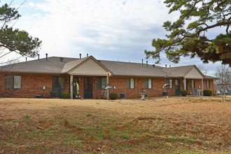Greenridge Place in Meeker, OK - Foto de edificio - Building Photo