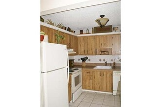 11814 Raintree Lake Ln in Temple Terrace, FL - Building Photo - Building Photo