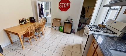 12 Saunders St, Unit #1 in Boston, MA - Building Photo - Building Photo