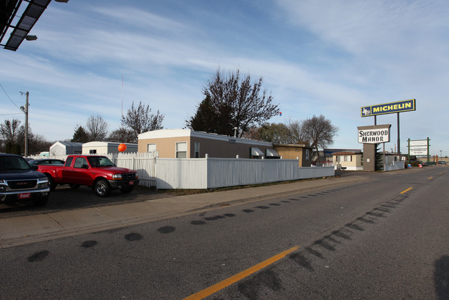 555 Highway 10 in St. Cloud, MN - Building Photo - Building Photo