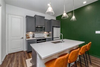 7520 Laburnam Rd in Dallas, TX - Building Photo - Building Photo