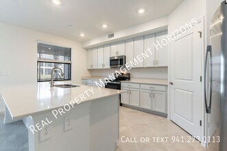 5628 Summit Point Cir in Bradenton, FL - Building Photo - Building Photo