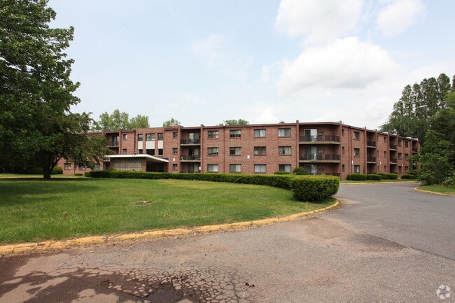 140 Silver Ln