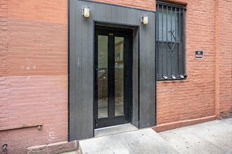 446 E 76th St in New York, NY - Building Photo - Building Photo