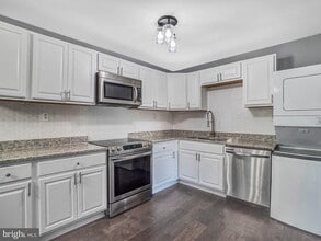 330 Brock Square in Fredericksburg, VA - Building Photo - Building Photo