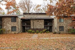 93 Arrowood Rd in Englishtown, NJ - Building Photo
