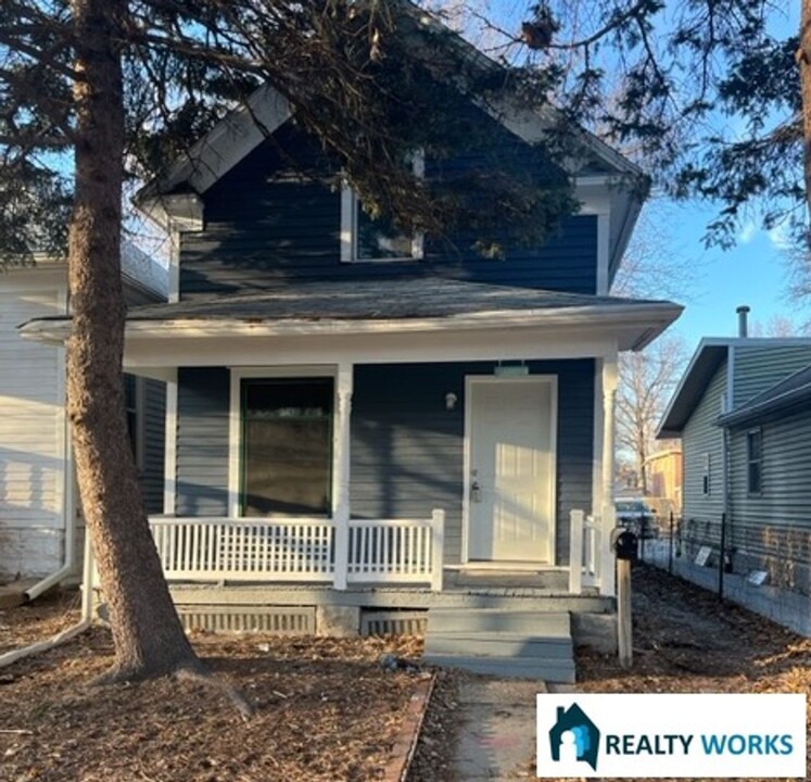 1016 Sumner St in Lincoln, NE - Building Photo