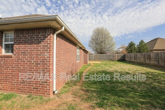 6303 S 37th St in Rogers, AR - Building Photo - Building Photo