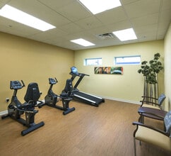 University Station Senior in Denver, CO - Foto de edificio - Building Photo