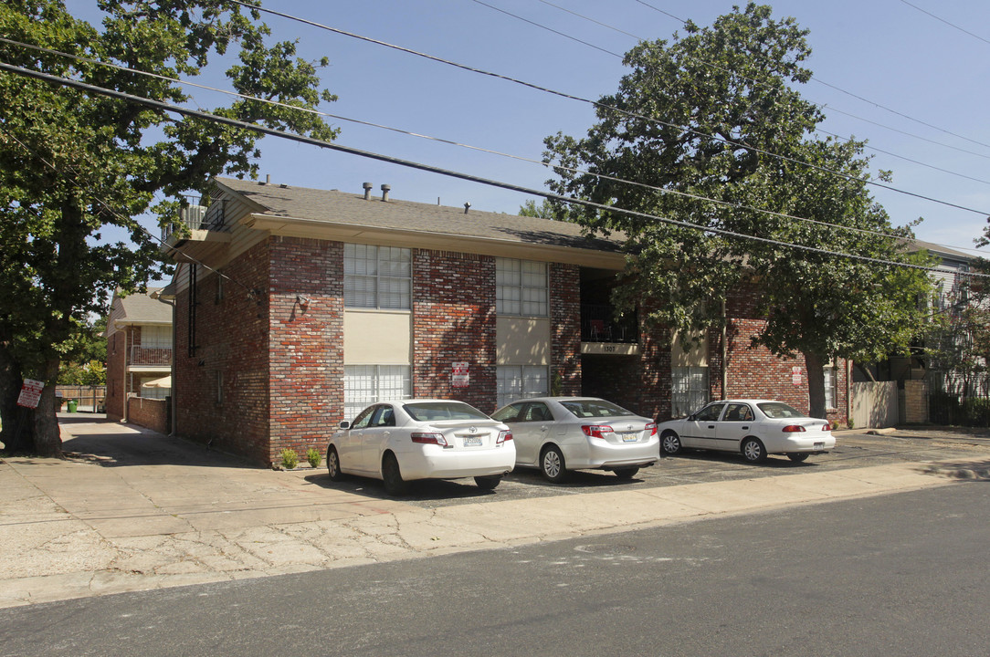 1307 Norwalk Ln in Austin, TX - Building Photo