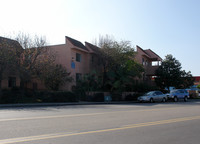 Casa Maria Apartments in San Ysidro, CA - Foto de edificio - Building Photo