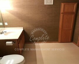 7049 Lockslie Way in Savage, MN - Building Photo - Building Photo