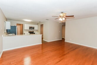 7815 Capwood Ave in Tampa, FL - Building Photo - Building Photo
