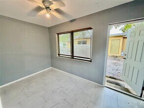 836 NW 12th Terrace in Fort Lauderdale, FL - Building Photo - Building Photo