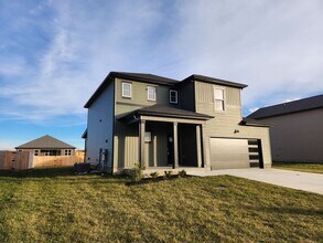 219 Donegal Dr in Clarksville, TN - Building Photo - Building Photo