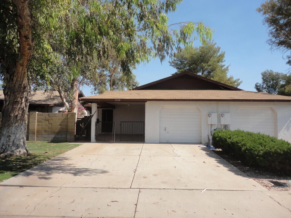 1928 E Jacinto Ave in Mesa, AZ - Building Photo