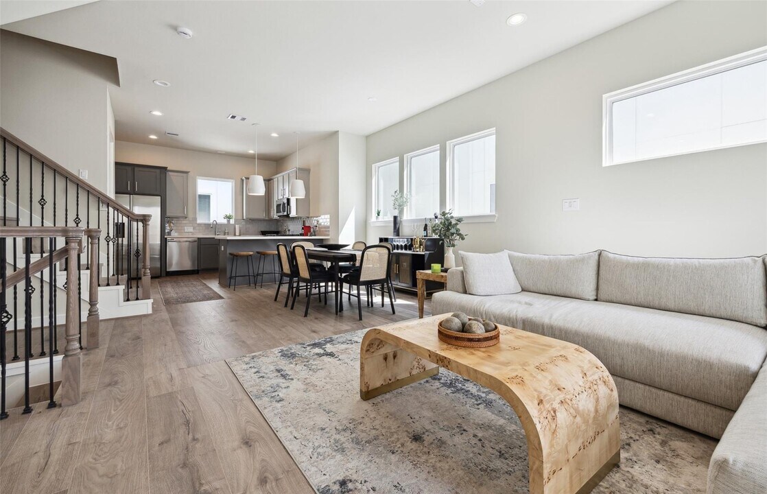 137 Eastwood St in Houston, TX - Building Photo