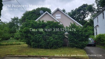1360 8th Ave in Akron, OH - Building Photo
