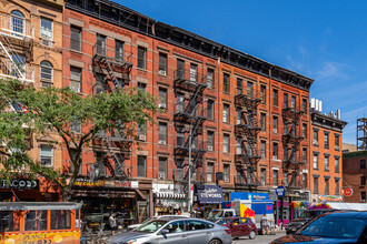 709 Ninth Ave in New York, NY - Building Photo - Building Photo