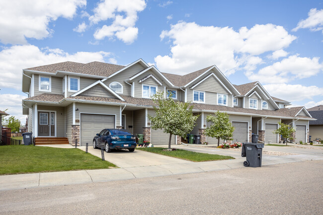 160 Larsen Cres in Red Deer, AB - Building Photo - Building Photo