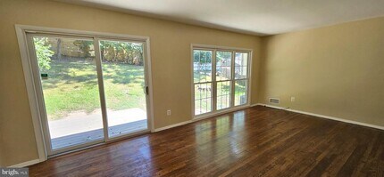 824 Cabin John Pkwy in Rockville, MD - Building Photo - Building Photo