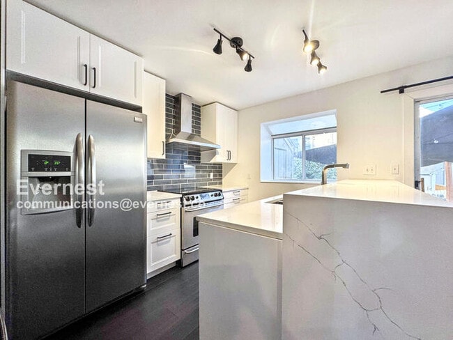 9694 W Chatfield Ave in Littleton, CO - Foto de edificio - Building Photo