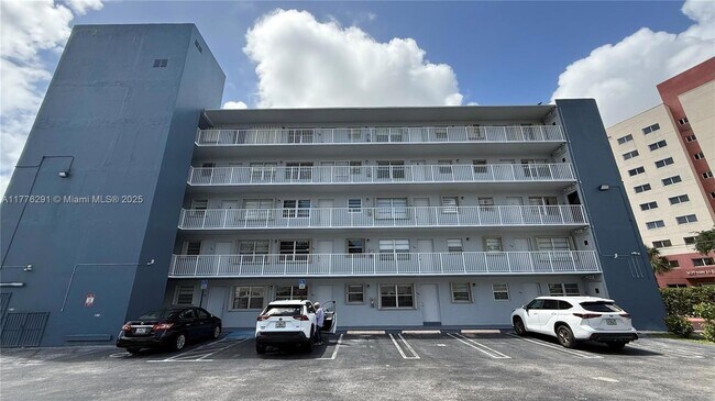 1629 NW N River Dr, Unit 104 in Miami, FL - Building Photo - Building Photo