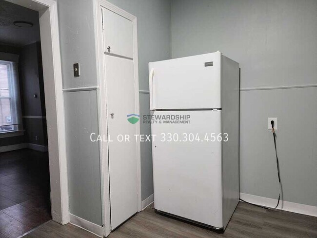 145 Rhodes Ave in Akron, OH - Building Photo - Building Photo