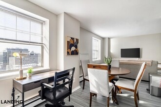 265 College St, Unit 12Q in New Haven, CT - Building Photo - Building Photo