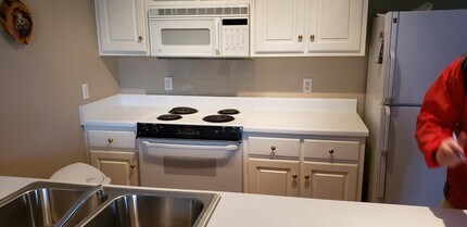 1064 N Montgomery St, Unit F in Starkville, MS - Building Photo - Building Photo