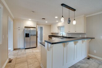 2107 Edinburgh Dr SW in Huntsville, AL - Building Photo - Building Photo